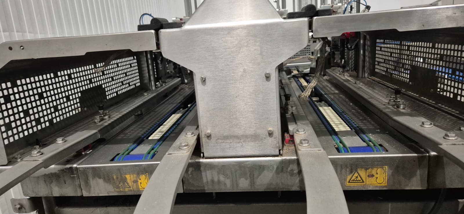 Jasa PGS 2100 + SOM-2000 Двухполосная машина для упаковки в картонные лотки