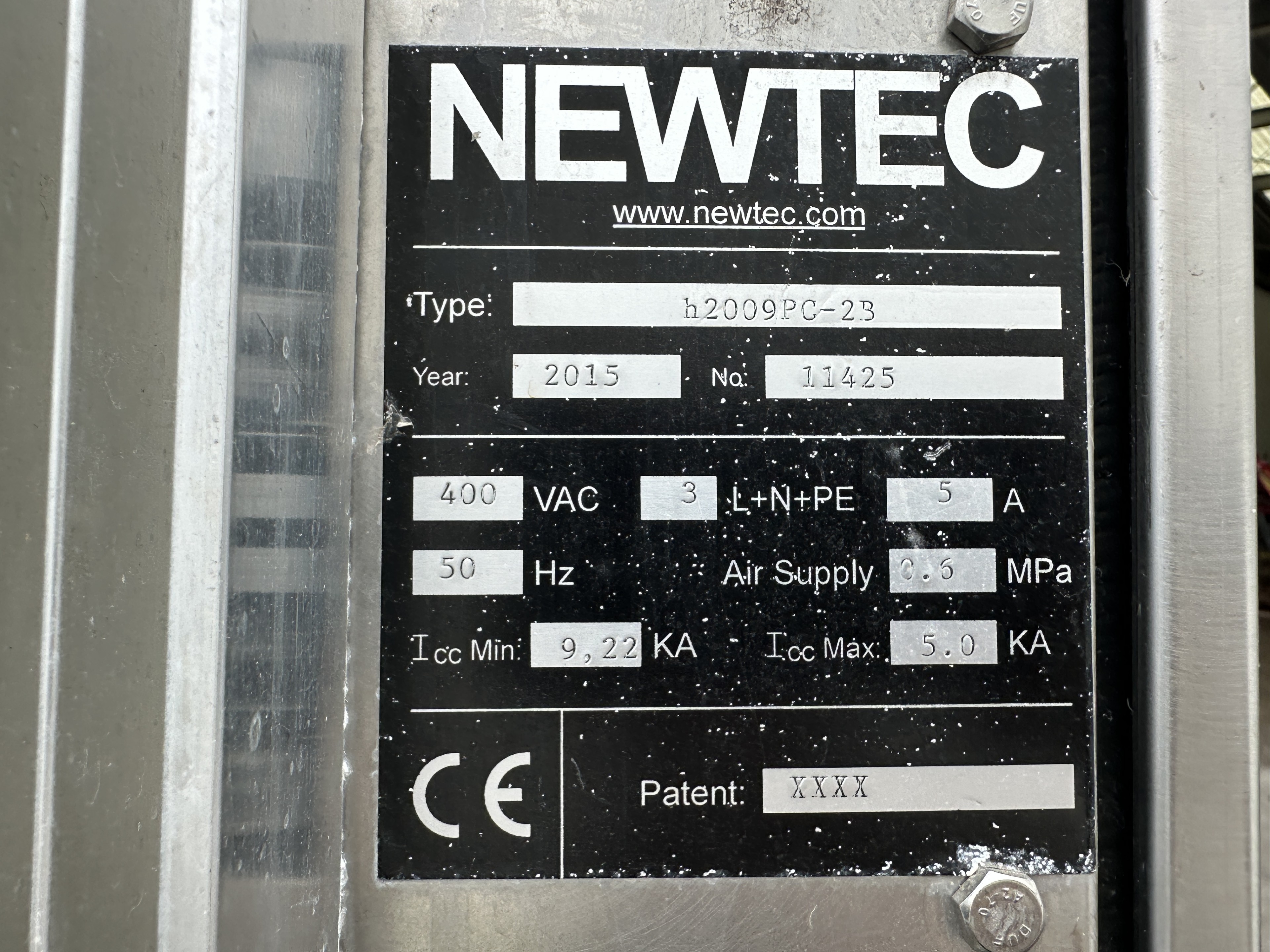 Newtec PCS2009 Линия взвешивания продукции в лотках с упаковочной машиной Flow Pack
