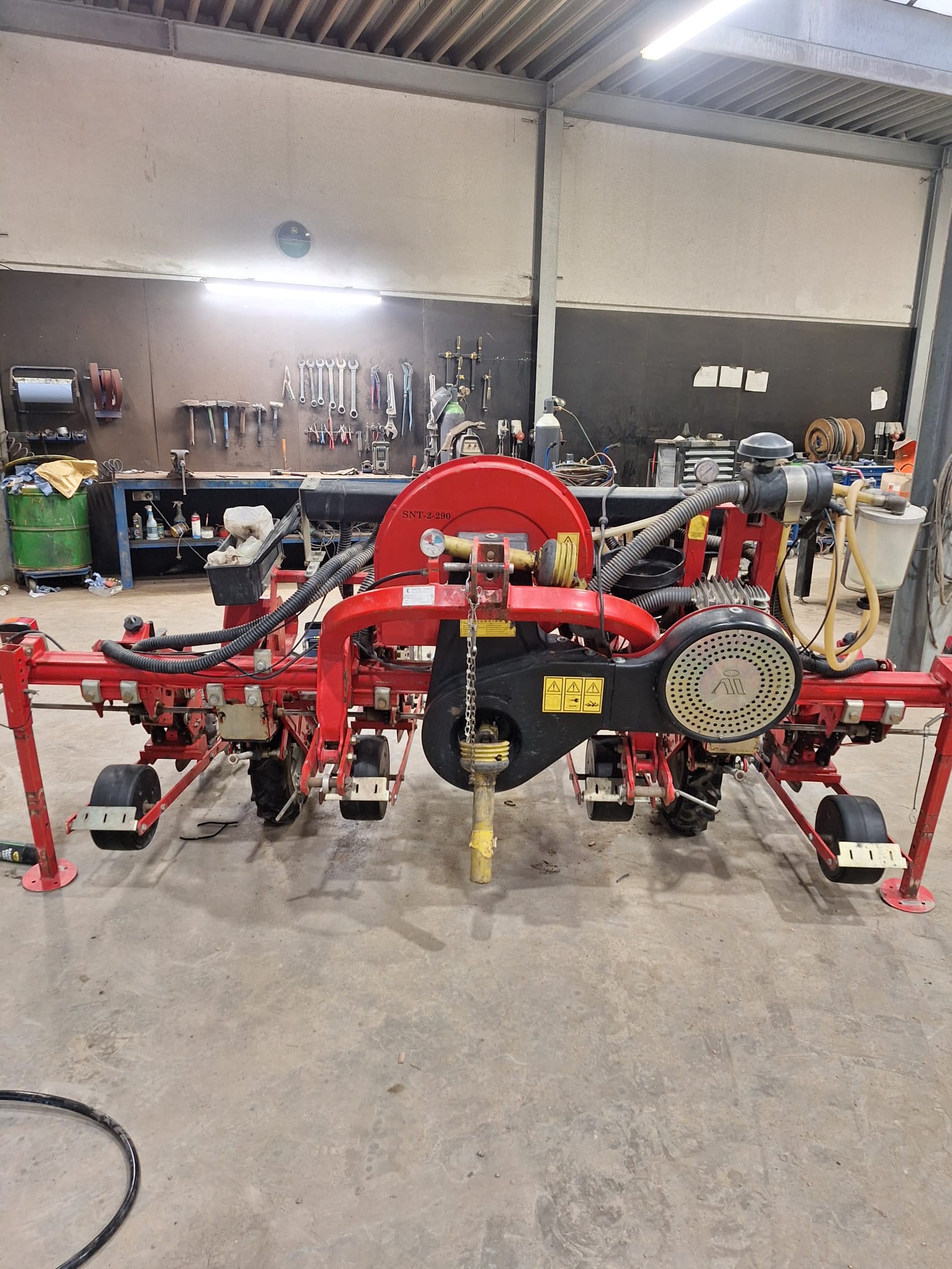 Agricola SN2 290 Пневматическая сеялка 4 ряда двойные