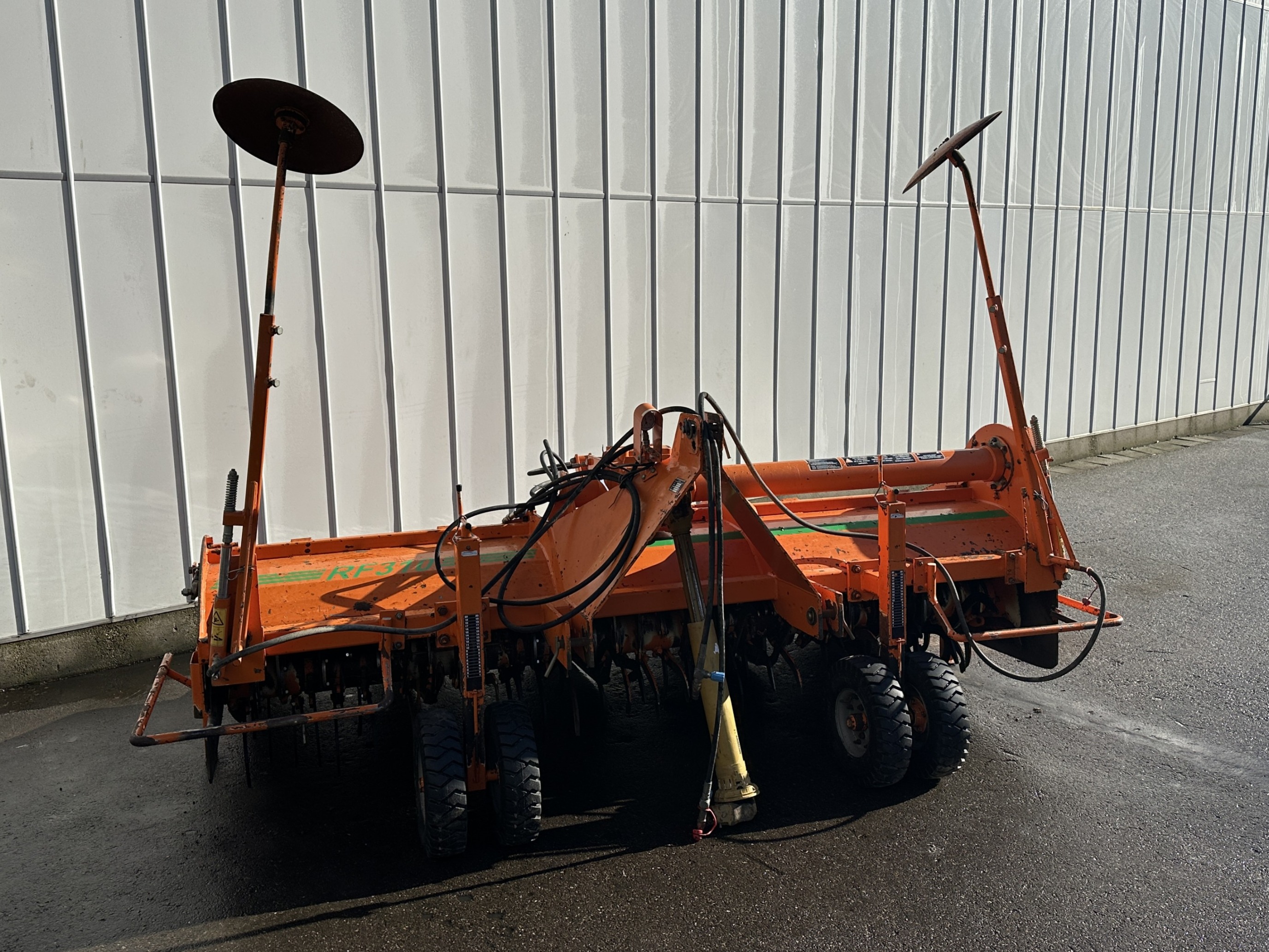 Struik VariX 4RF/310 Фрезерный культиватор с формовочным устройством для холмов 4 x 75 см