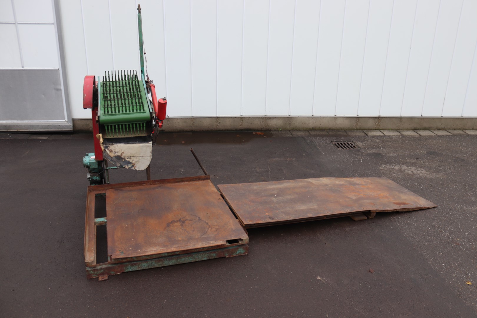 Munckhof mechanical bin filling machine for apples