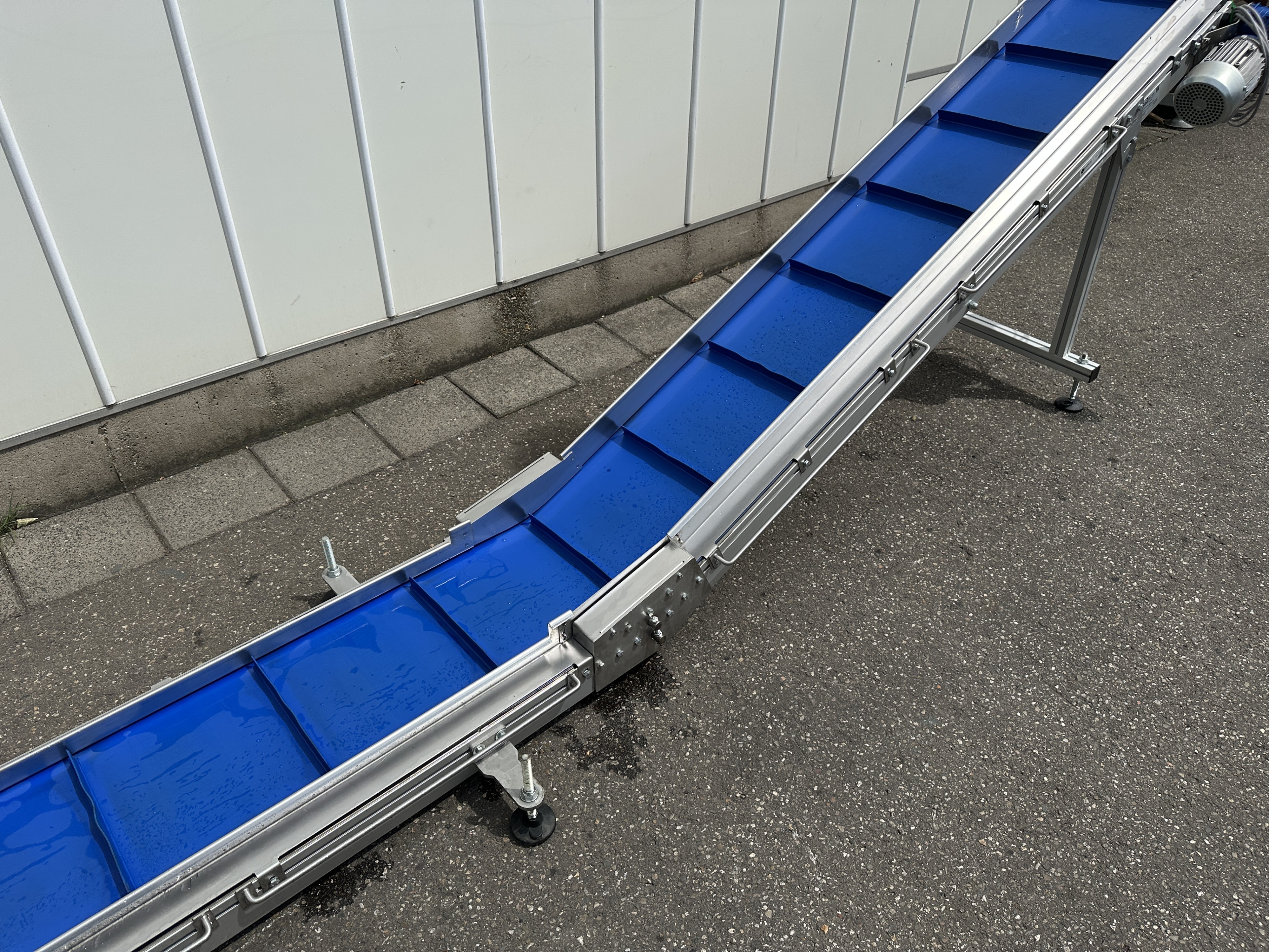 BCK N60 D10 Элеваторный конвейер 590 x 45 см