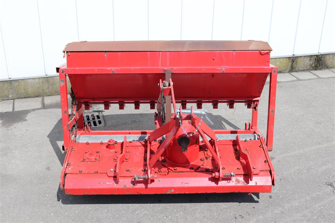 ����������� ������ Lely 135 �� � �������
