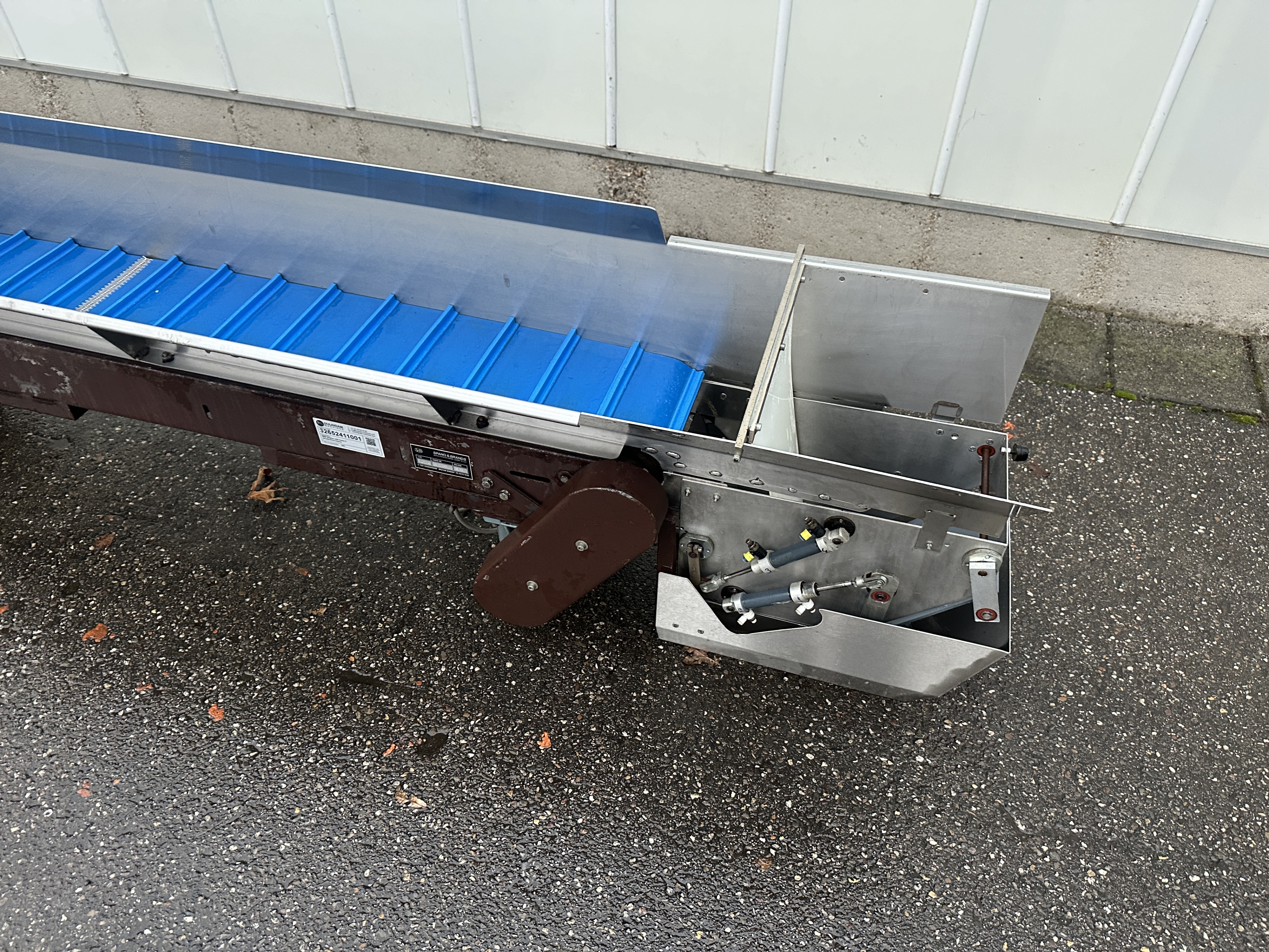 S&B CP800P Весовой дозатор с рамой и 3 элеваторами подающие конвейеры