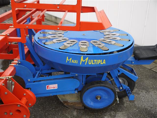 Посевная машина Ferrari Multipla 2 ряда.