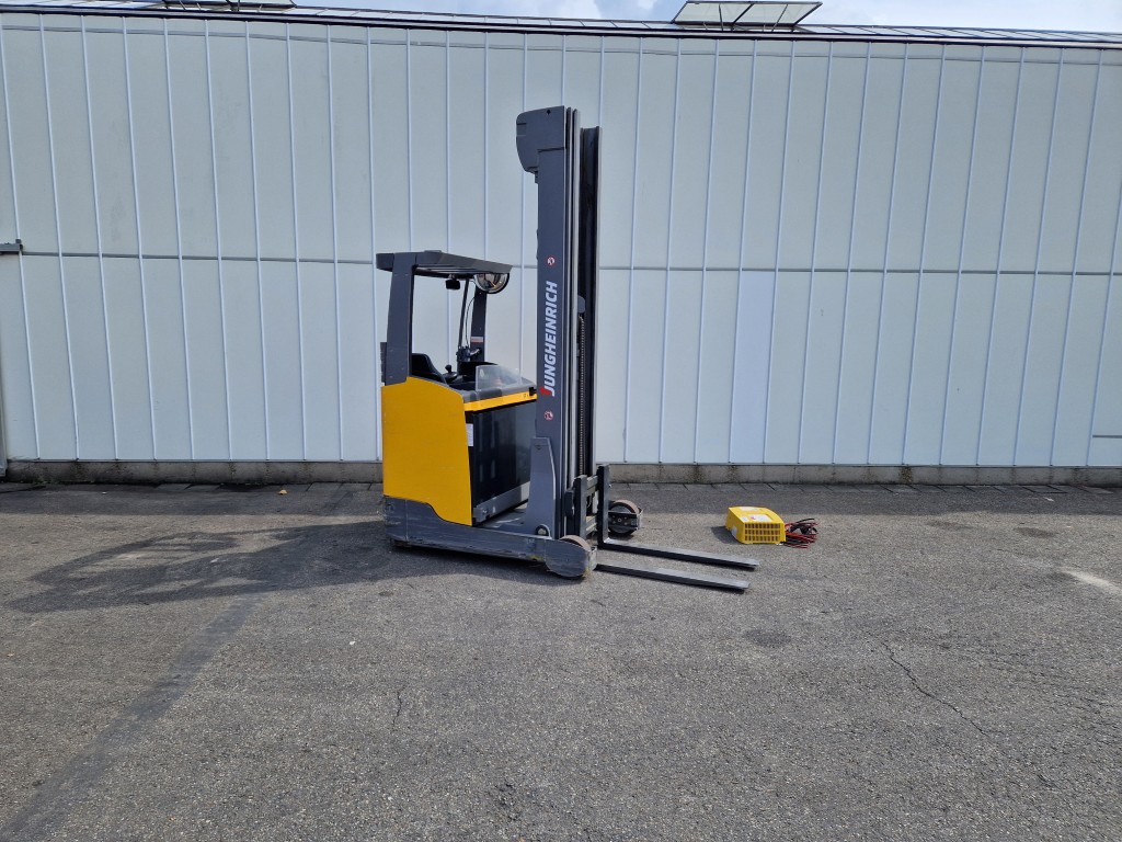 Jungheinrich ETV214 - 770 cm ричтрак 1400 кг