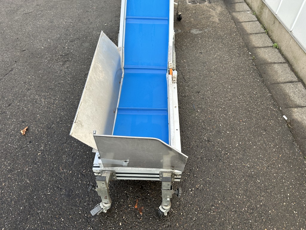MB Conveyors Элеваторный конвейер 80 по горизонтали и 290 см по наклону