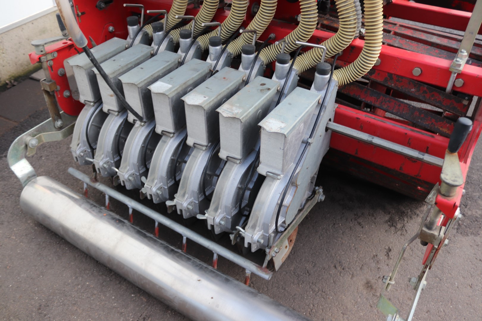 Сеялка точного высева пневматическая Agricola модель M-815-SN