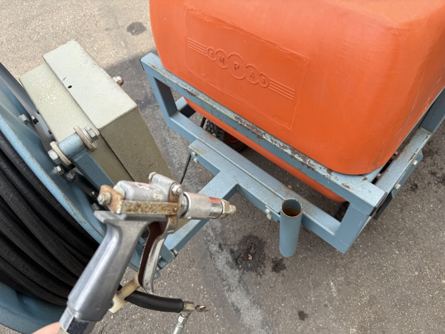 Empas 37-55-2x200E Опрыскивательная тележка с подпружиненной катушкой для шланга