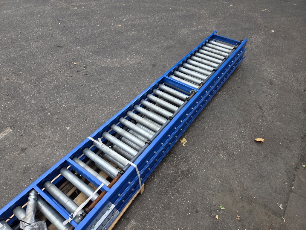 Роликовый конвейер 1050 x 43 см, приводной вал