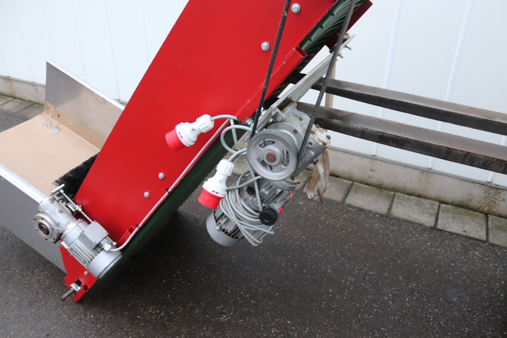 Aweta elevator for cherry tomatoes