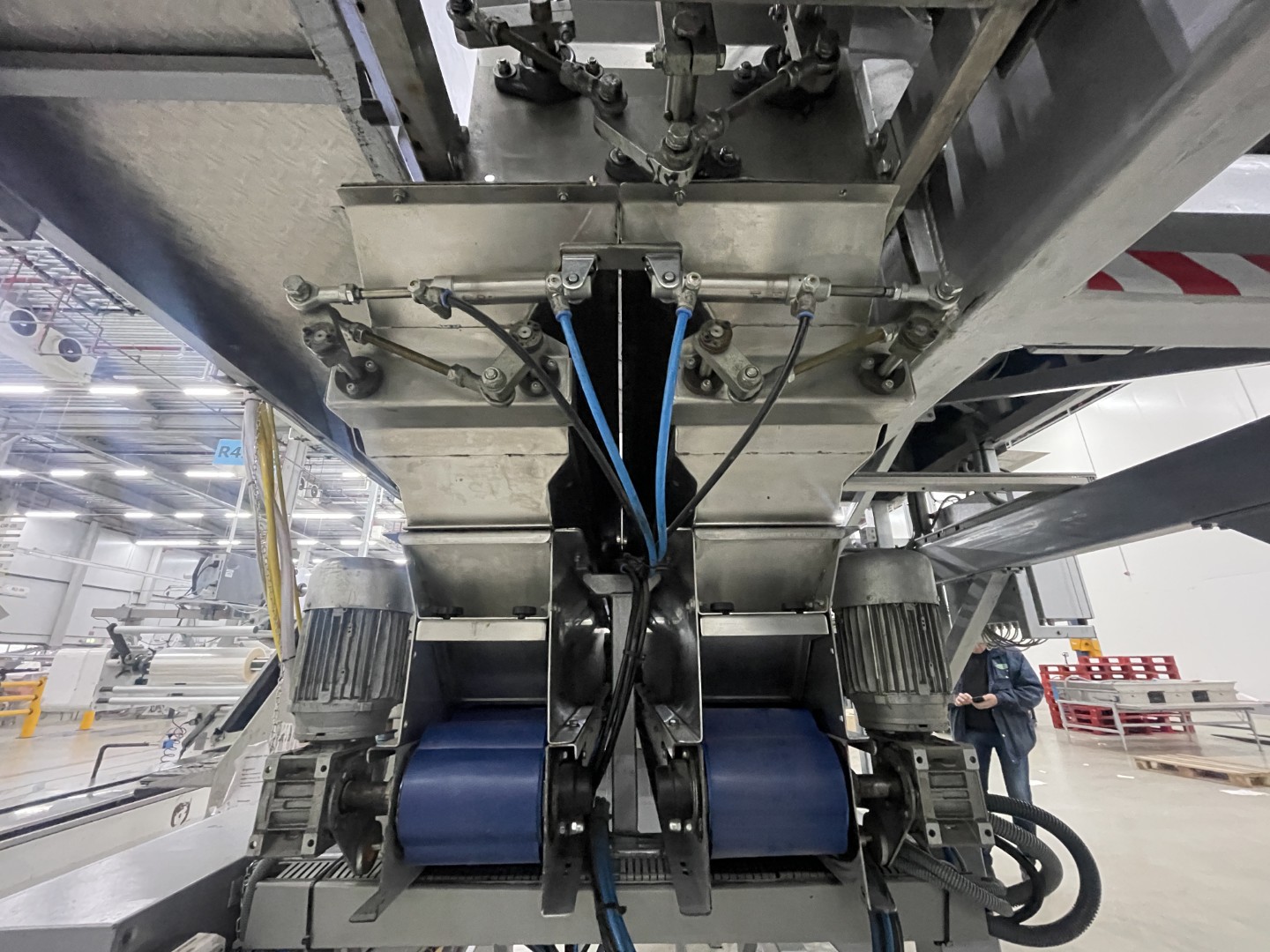 Manter VP16000 Весовой дозатор с 3 подъемниками и дозировочными конвейерами