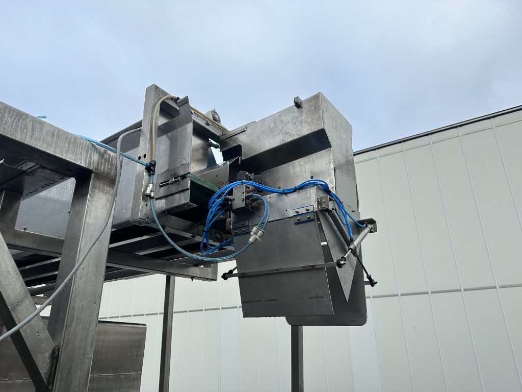 S&B CP 800 / 12 / BP Весовой дозатор с рамой и 3 элеваторами подающие конвейеры