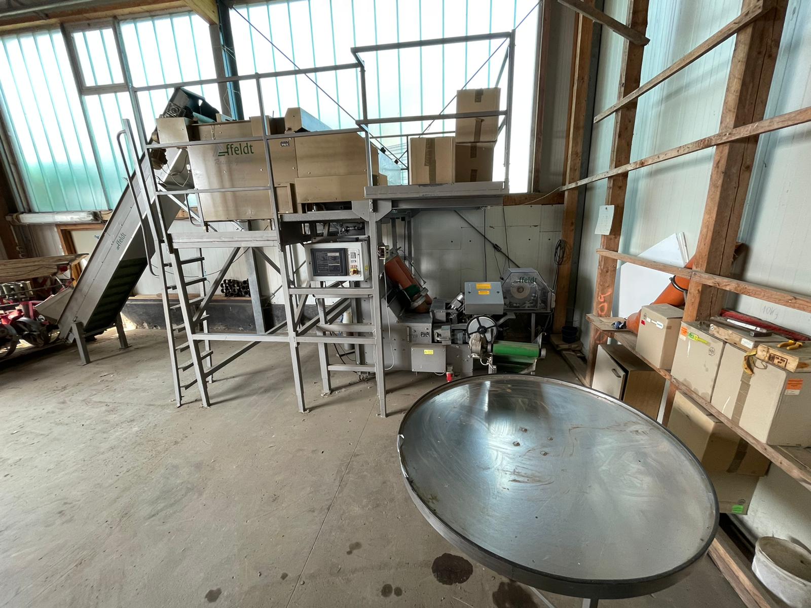 Affeldt weighing machine with C-Pack net clipper