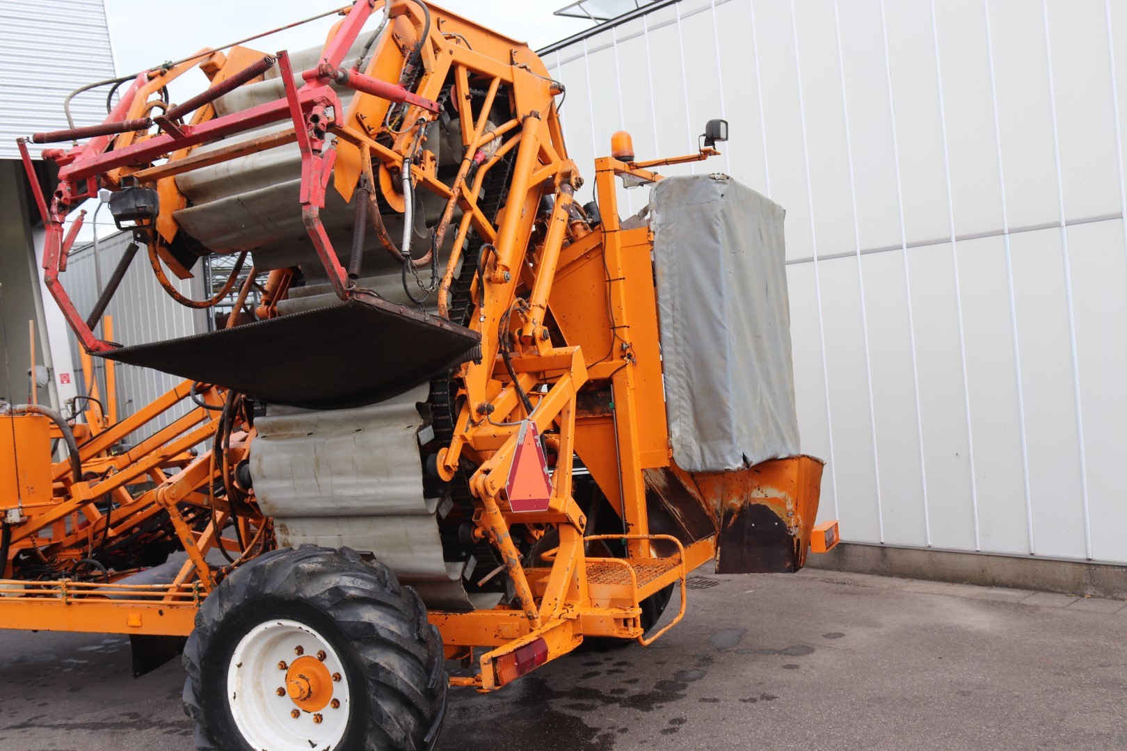 Vecon-RVL carrot harvester 2 rows