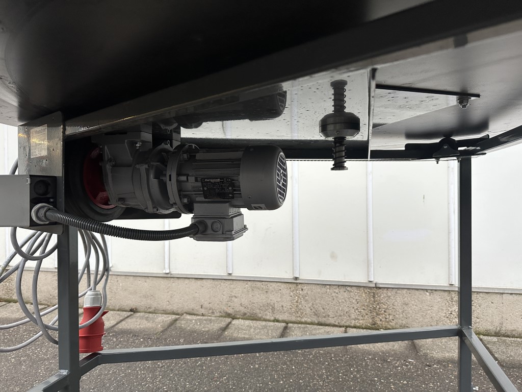 Manter RT130 Поворотные столы 130 см