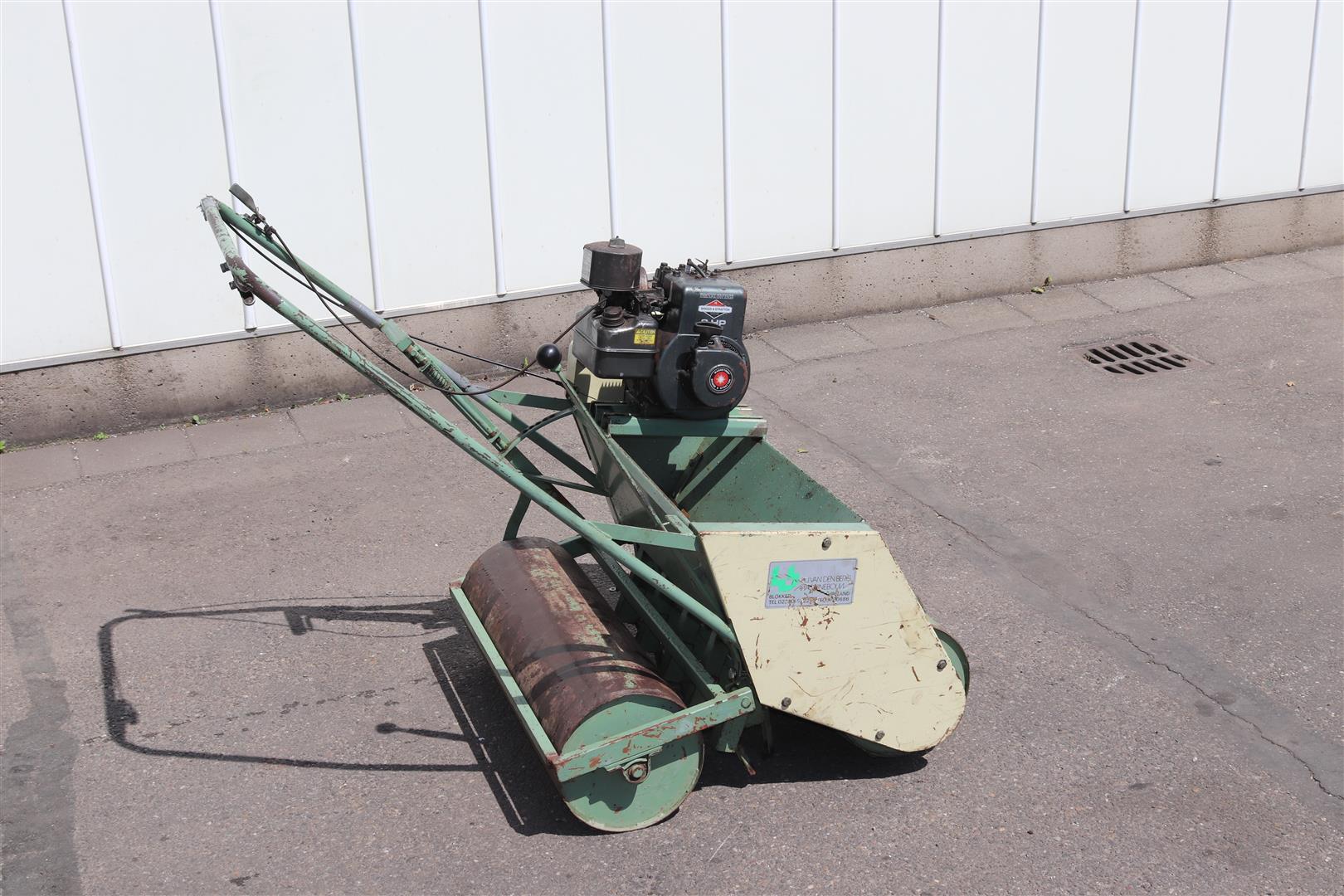 Механическая сеялка Vandenberg с двигателем Briggs & Stratton