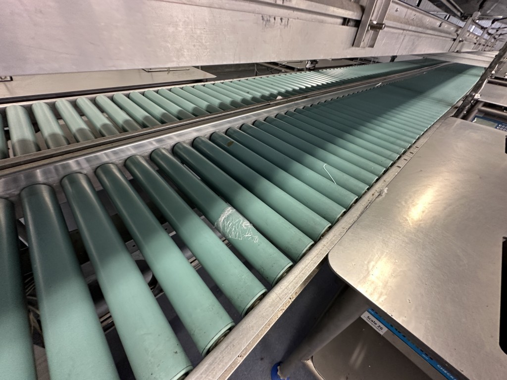 Martin Stolze combi conveyor Производственная и упаковочная линия с 11 рабочими столами Marco с весами