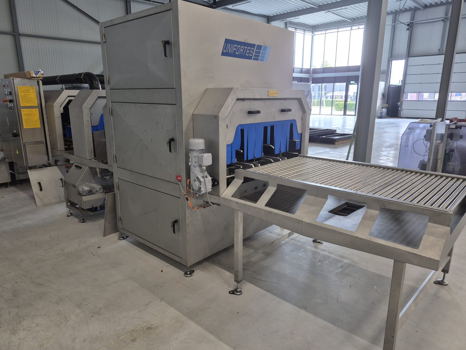 Unifortes UNI-W350.100H + UNI-D200.100 Машина для мойки ящиков и кассет