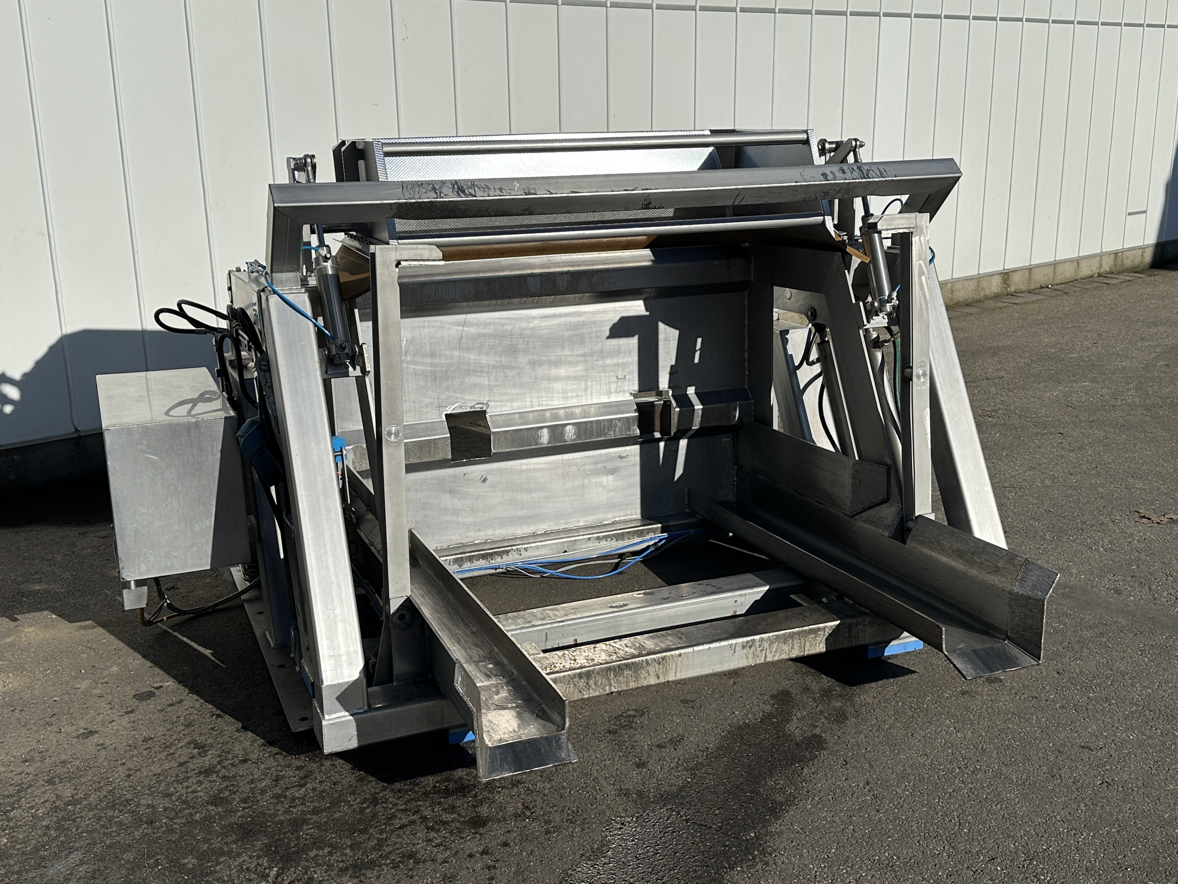 Nawi Опрокидыватель контейнеров 155 см