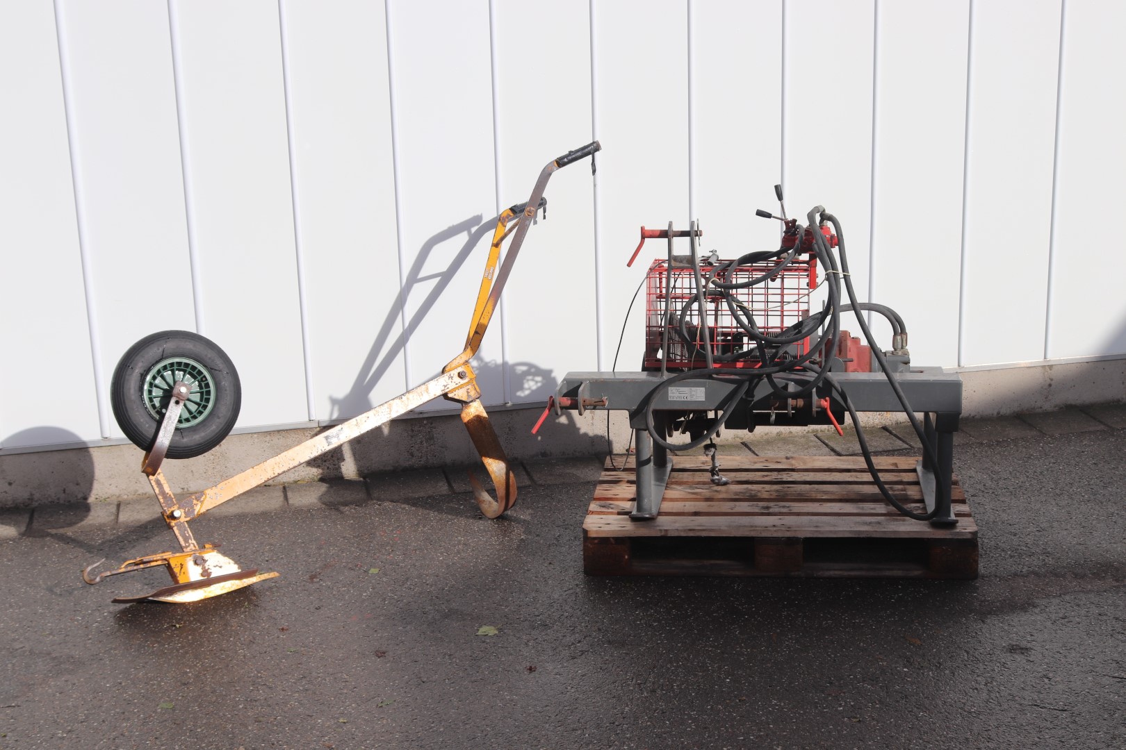Jacobs hydraulic winch with Thilot under cutter