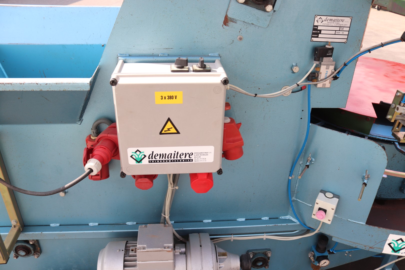 Demtec 1016 potting machine