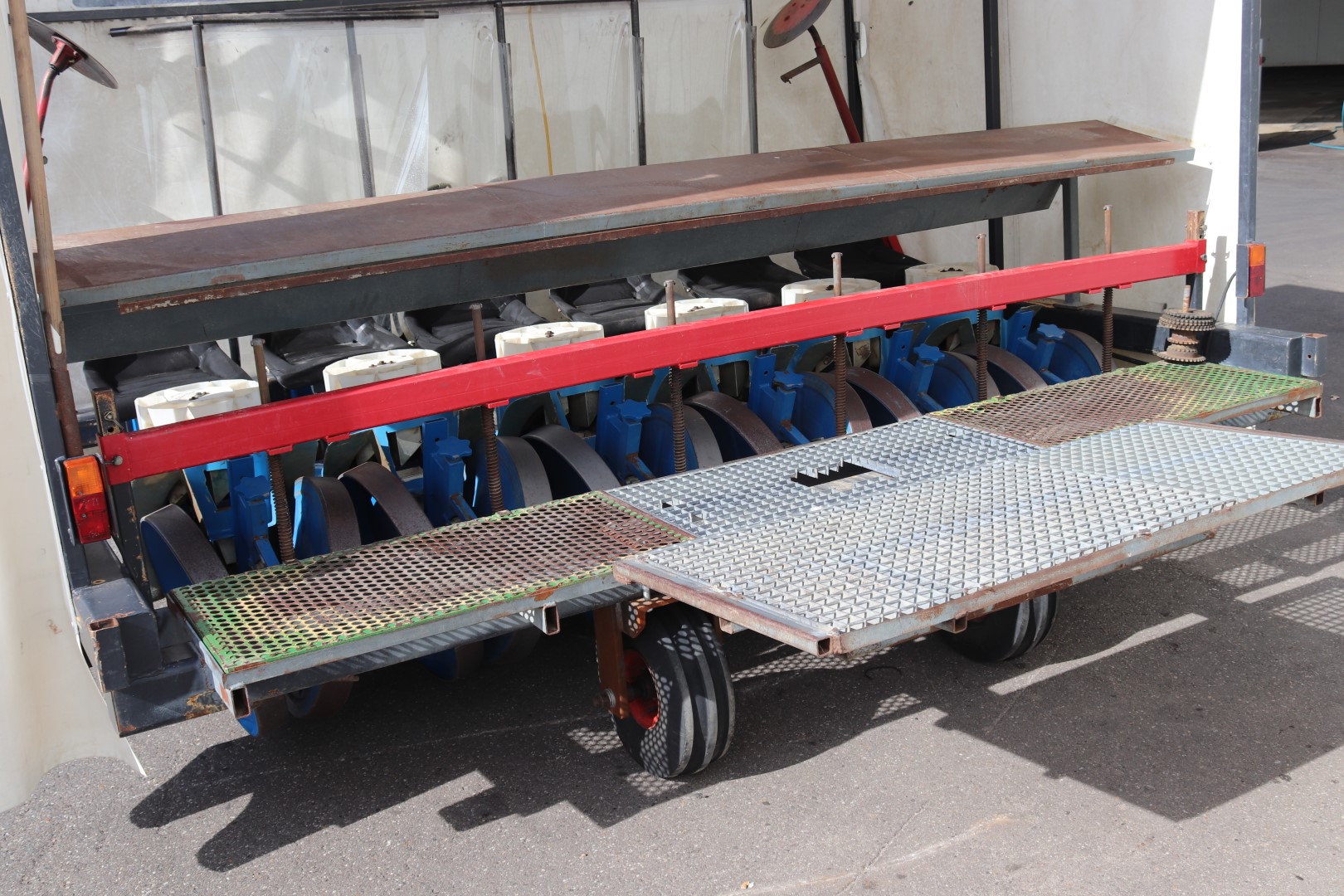 Ferrari F- MAX planting machine with 6 rows