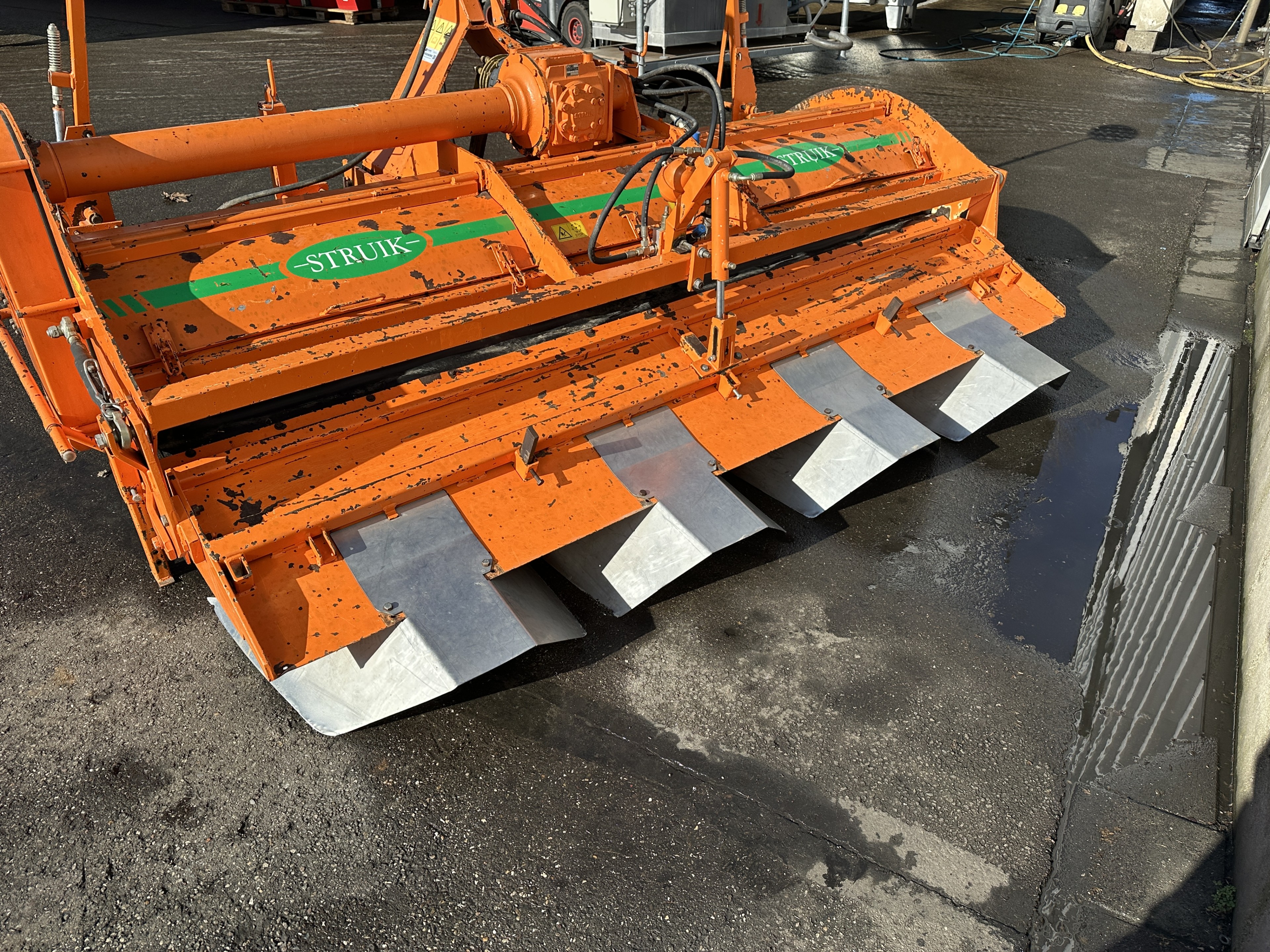 Struik VariX 4RF/310 Фрезерный культиватор с формовочным устройством для холмов 4 x 75 см