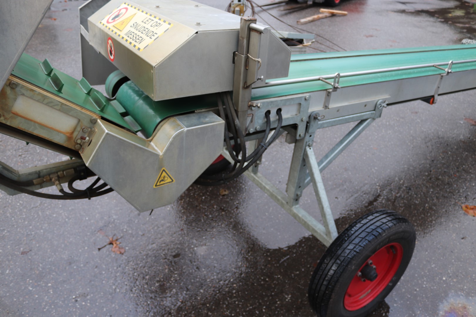 Van den Beucken aluminium harvesting conveyor
