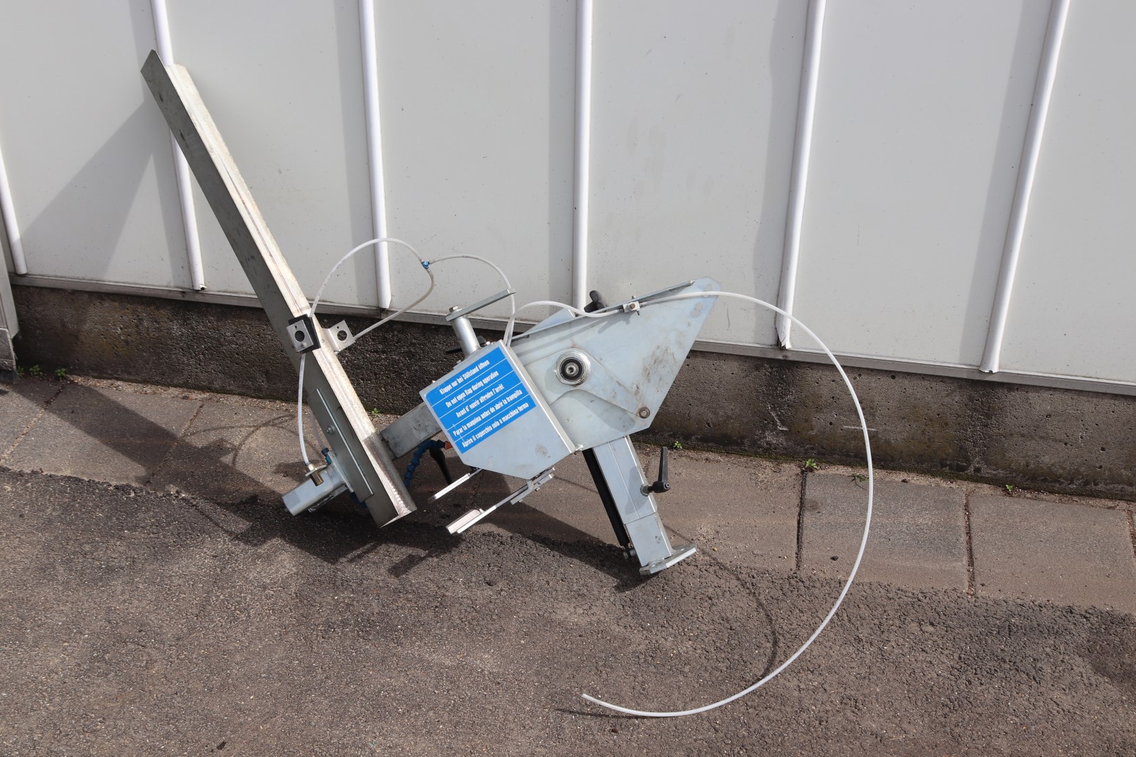 Mayer pot dispenser for potting machine