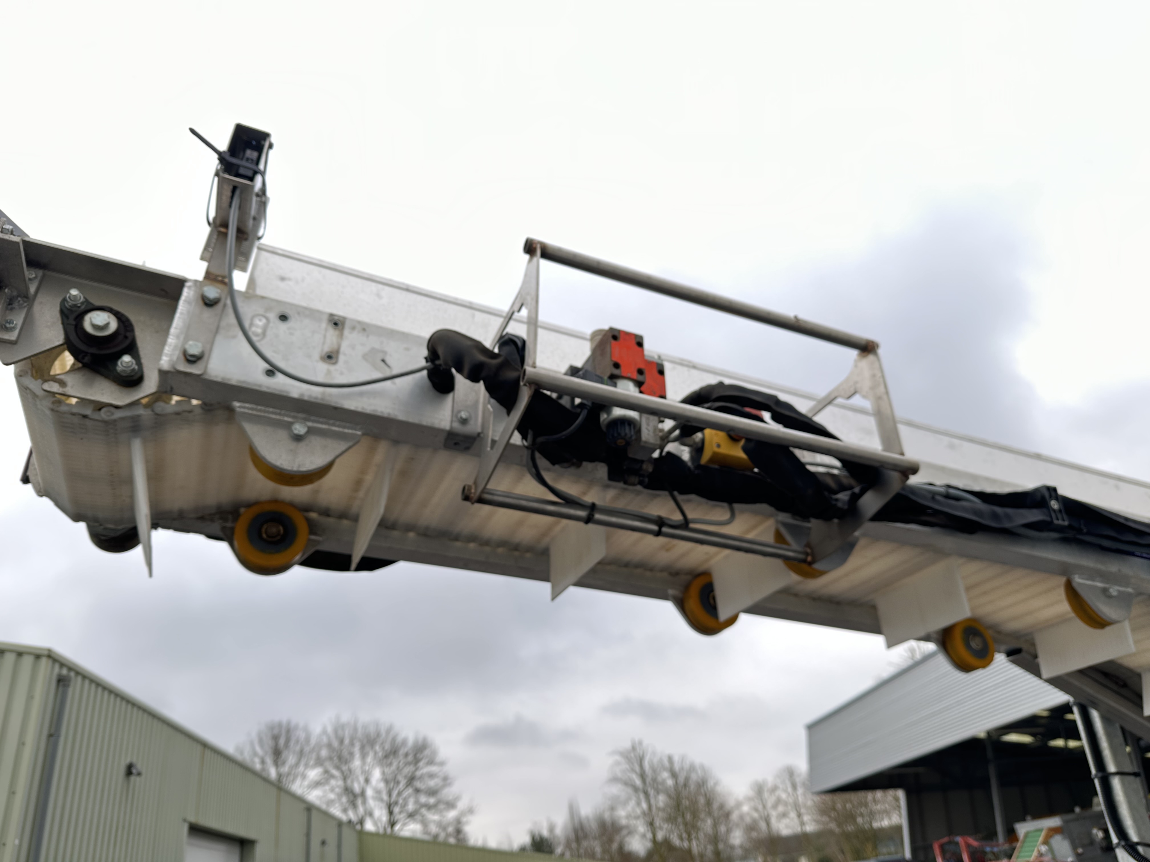 Van den Beucken aluminium harvesting conveyor