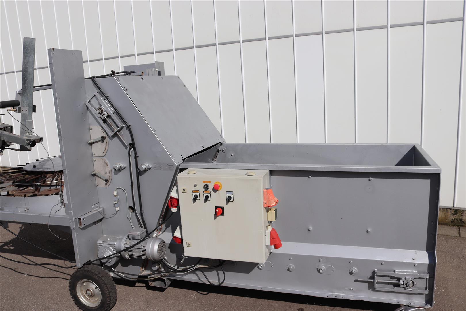 ��������� ������ Mayer TM2400 � ���������