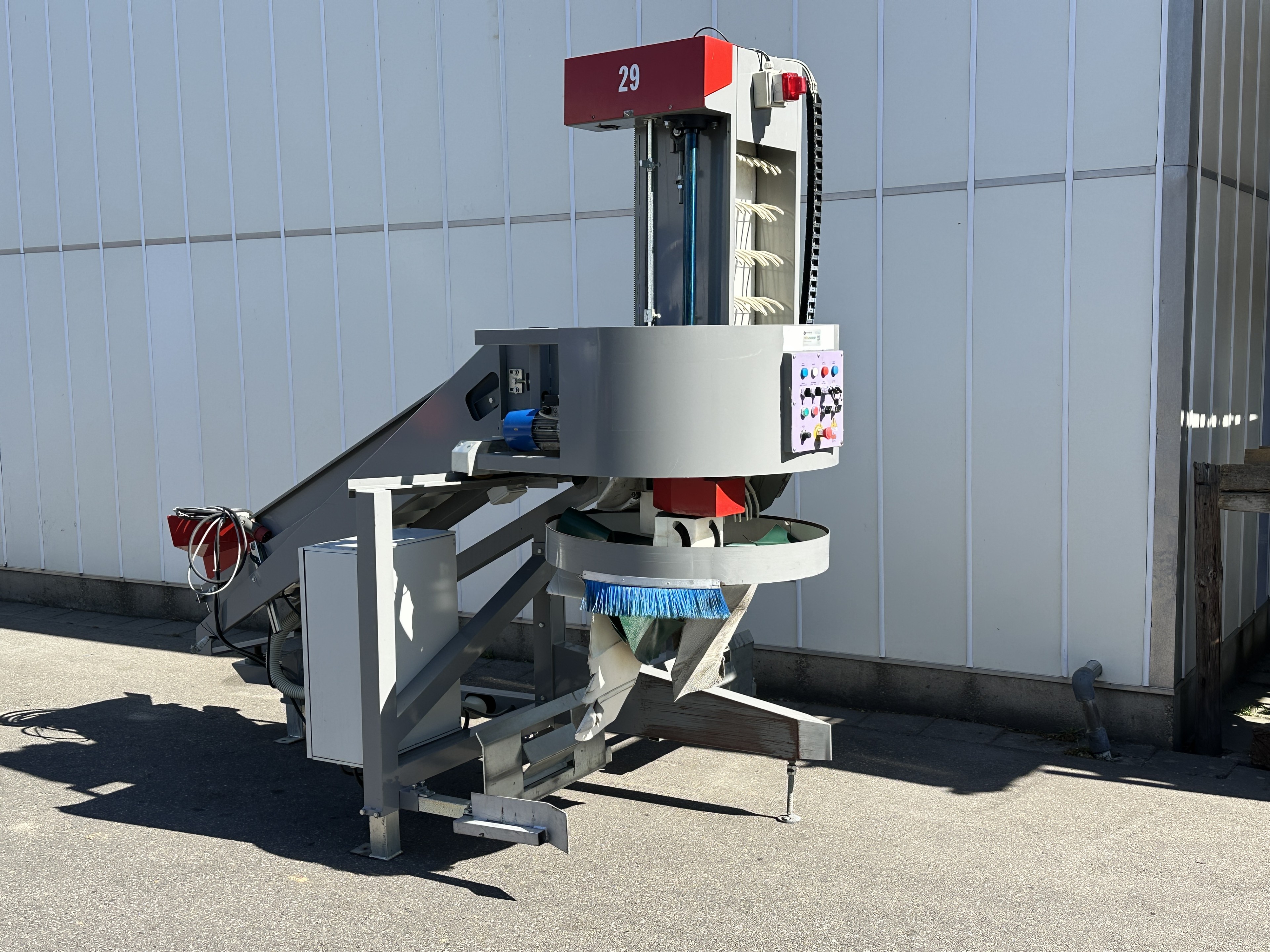 Dry bin filler Наполнитель контейнеров