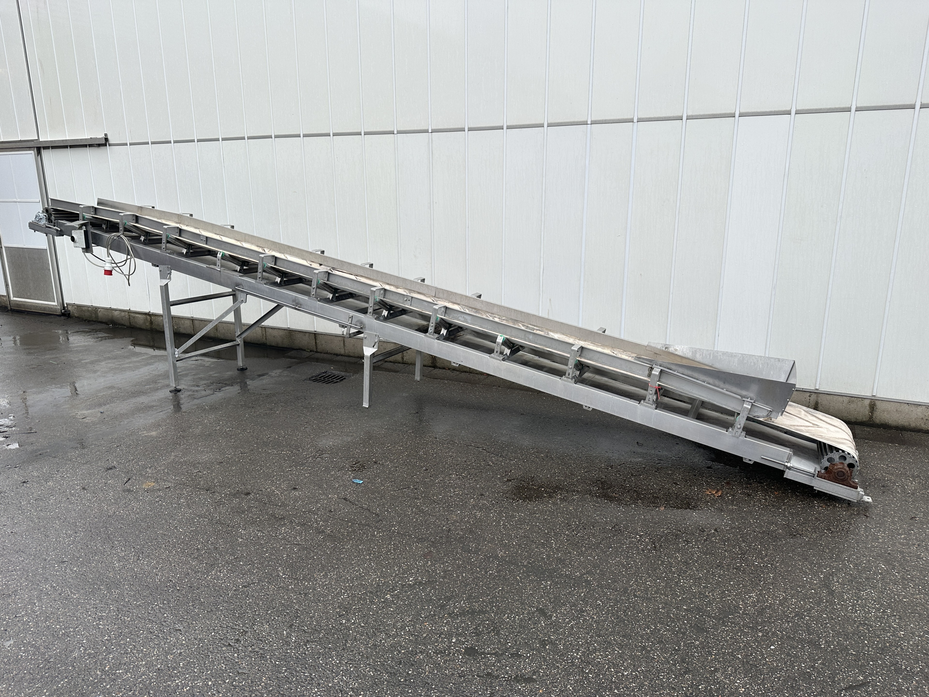 Элеваторный конвейер нержавеющая сталь 715 x 60 см
