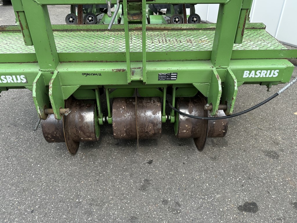Basrijs �������� ���������� ������ 3 ���� ��� ������� �������, ��������