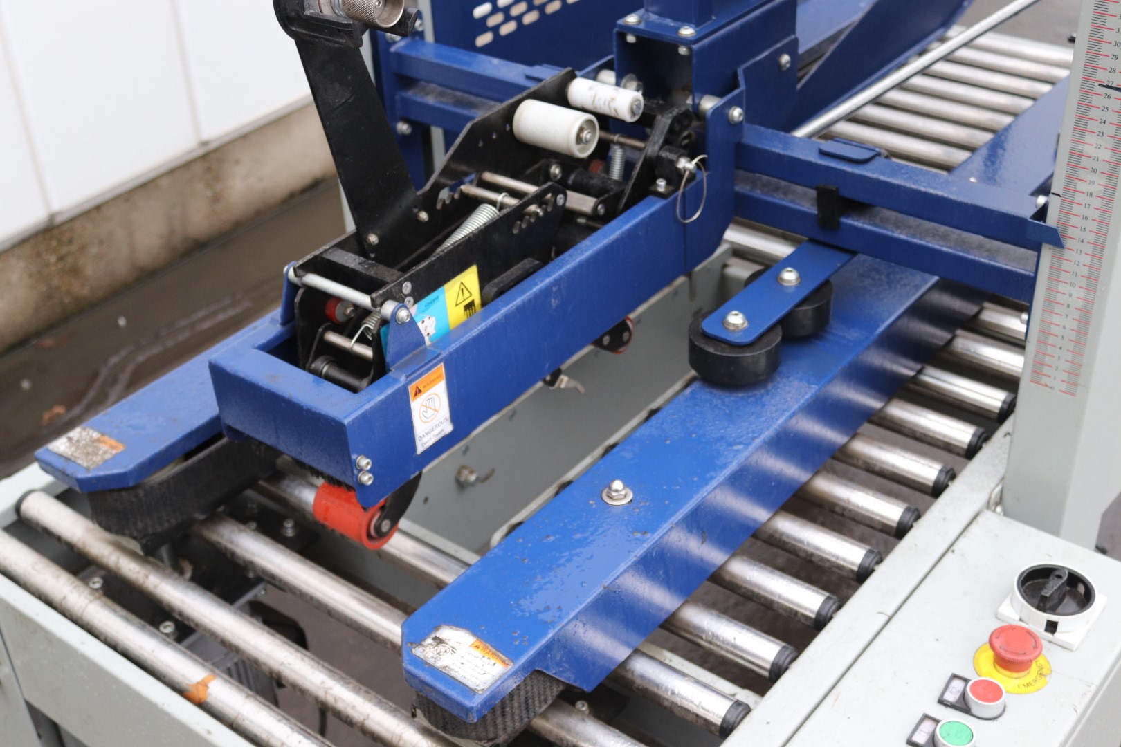 Youngsunpack Europe Carton Sealer