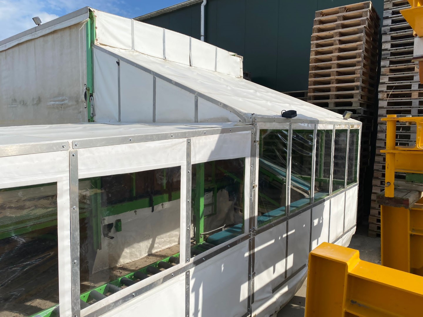 Комбайн для уборки листьев Tumoba