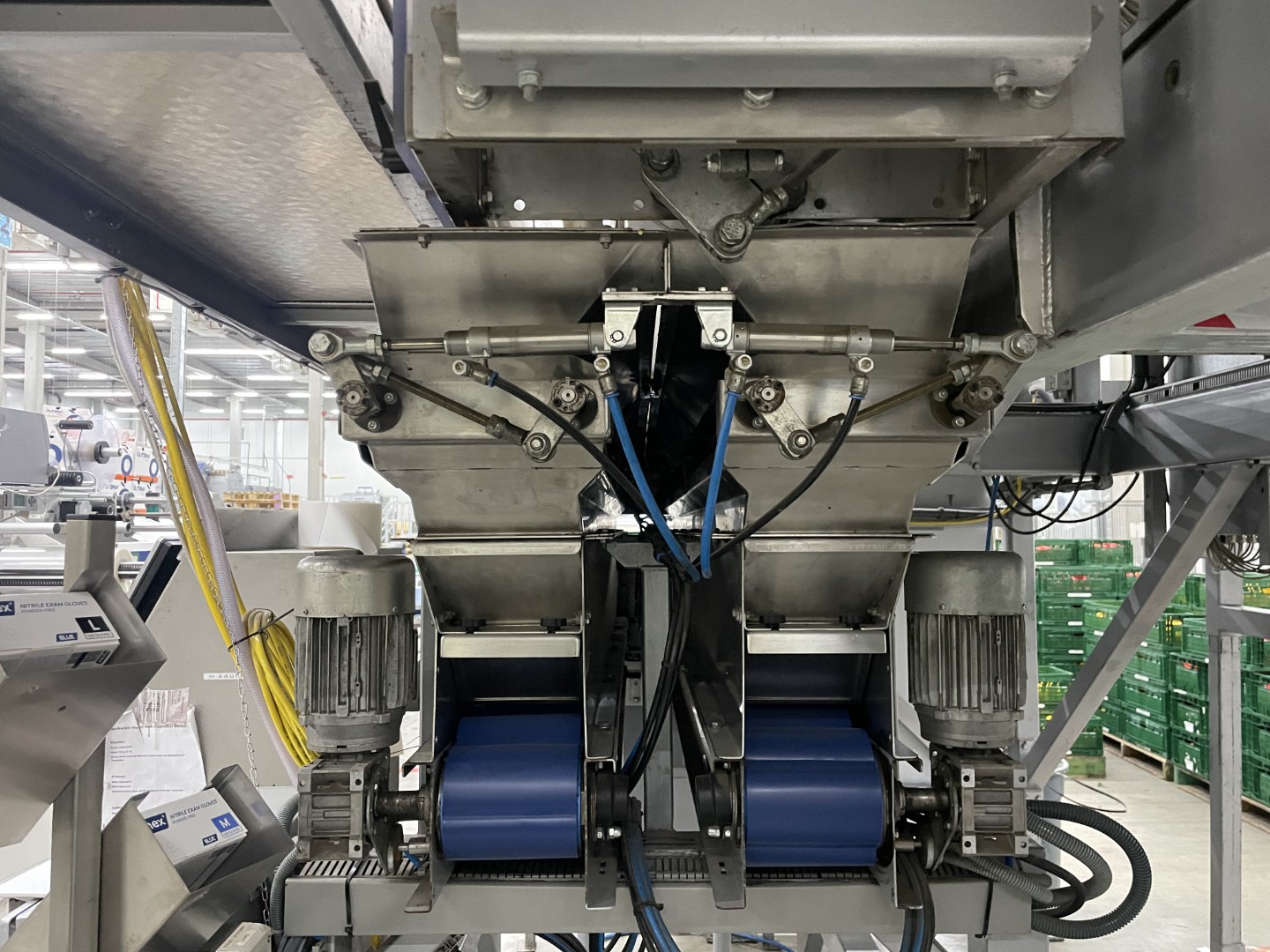 Manter VP16000 Весовой дозатор с 3 подъемниками и дозировочными конвейерами