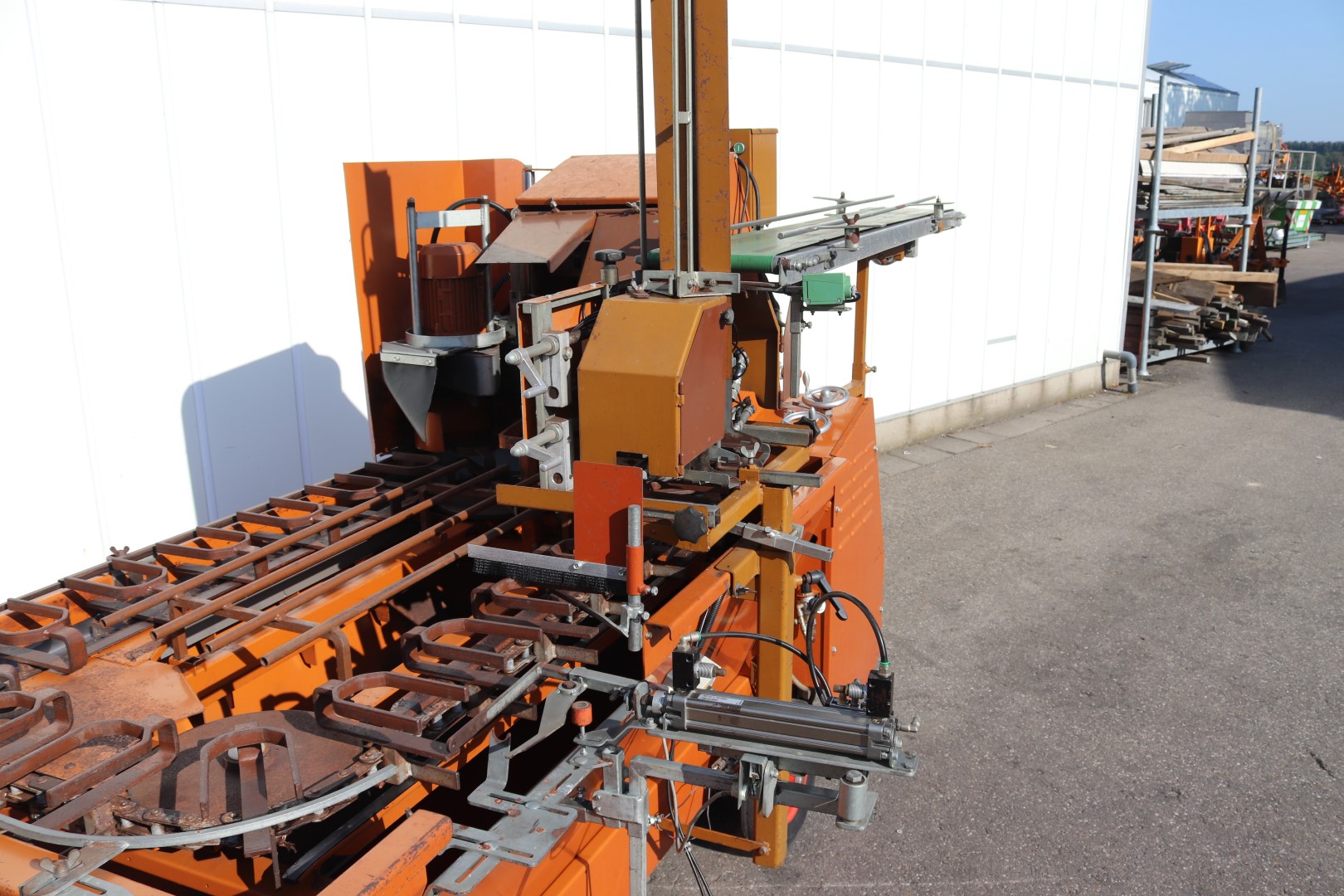 Javo Standaard potting machine with double pneumatic pot dispenser and discharger