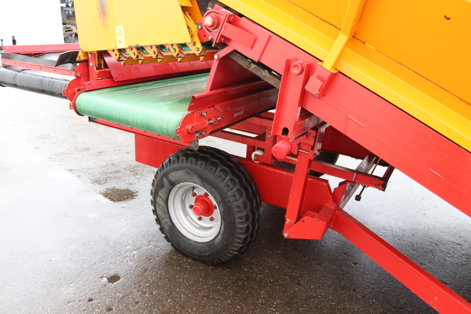 Miedema SB-851RZ receiving hopper