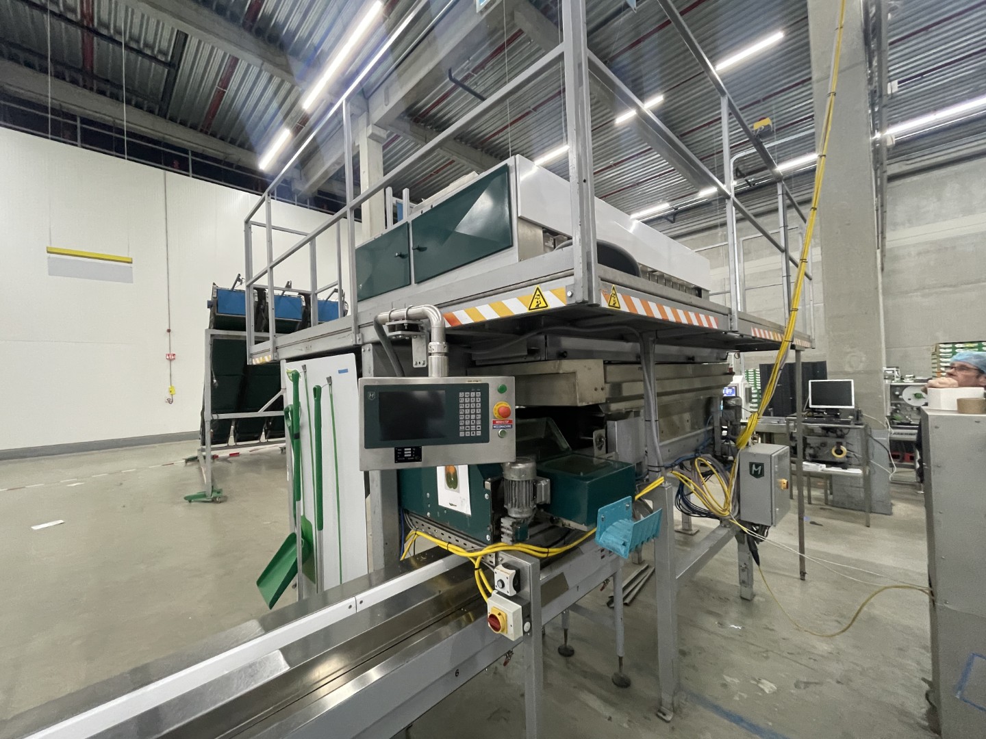 Manter VP16000 Весовой дозатор с 3 подъемниками и дозировочными конвейерами