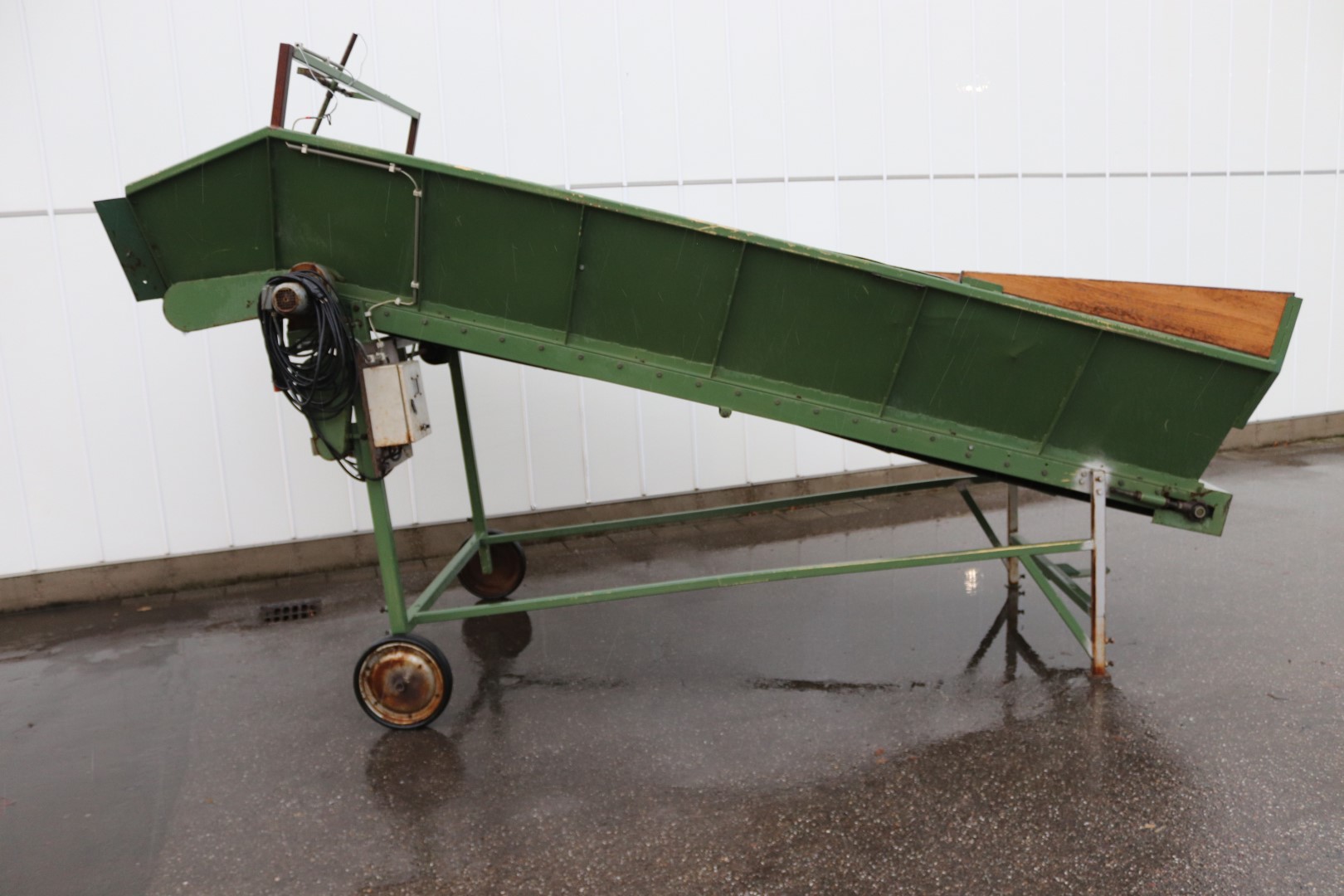 Schouten hopper 440 x 120 cm with adjustable speed