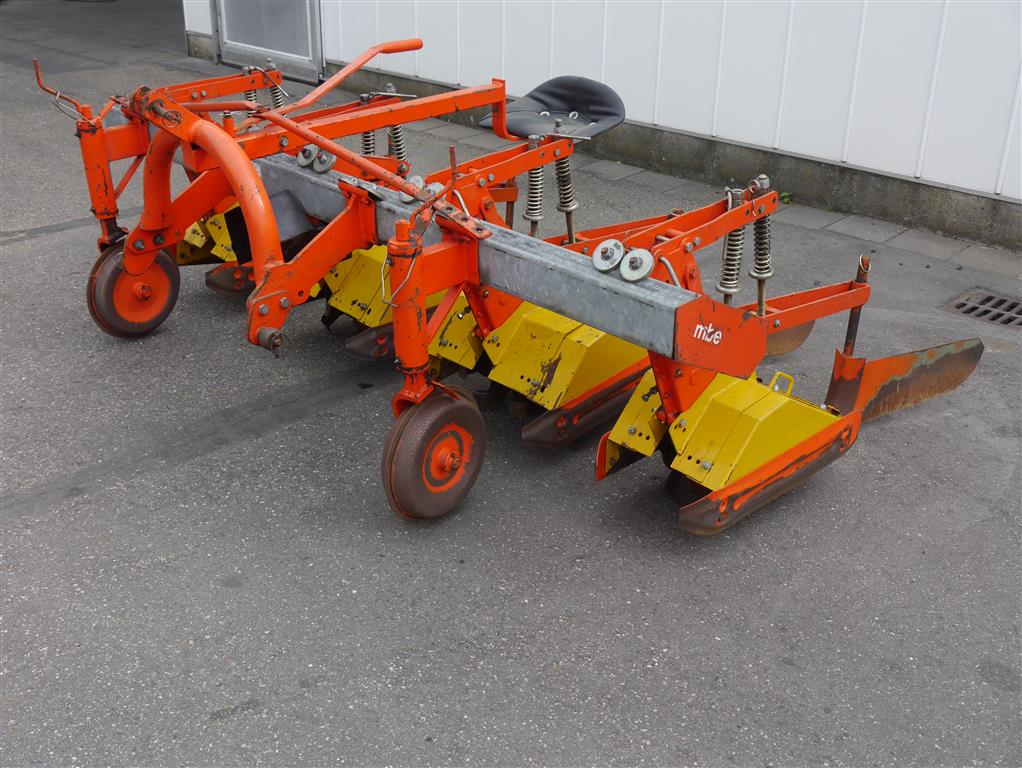 Breviglieri interrow rotorvator встретил 4 элемента
