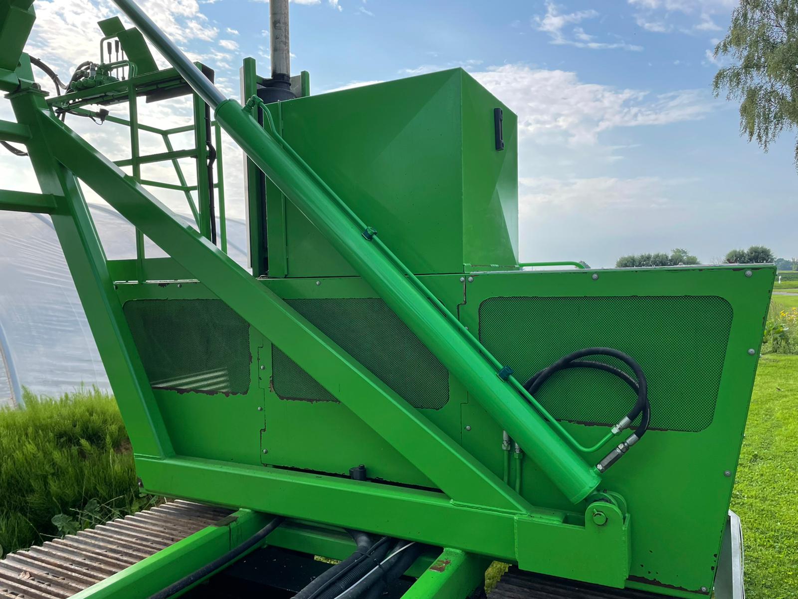 Tumoba SP3 harvester for Brussels sprouts with 3 rows