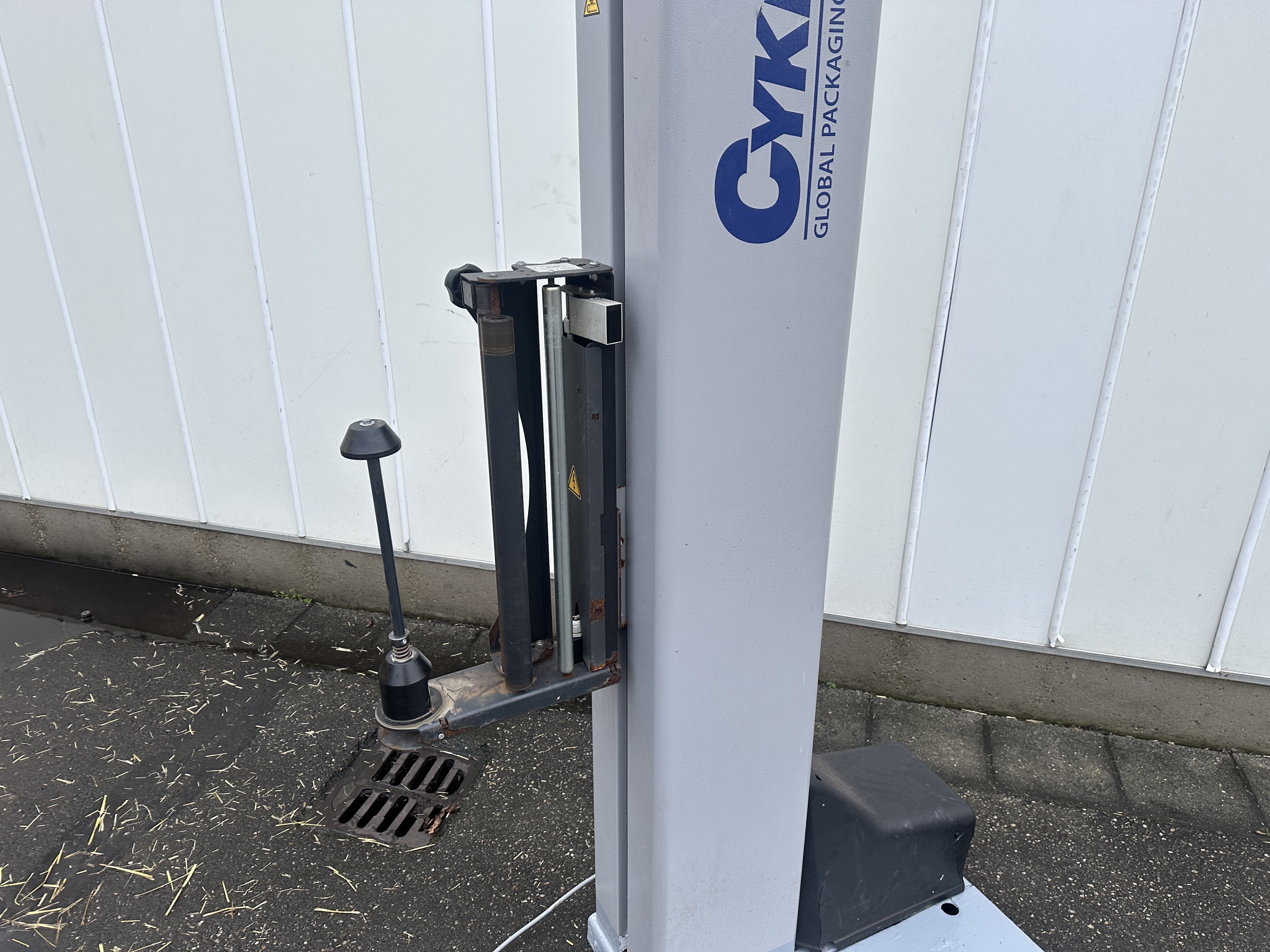 Cyklop CST110 Оборудование для упаковки в пленку полуавтоматический упаковщик поддонов