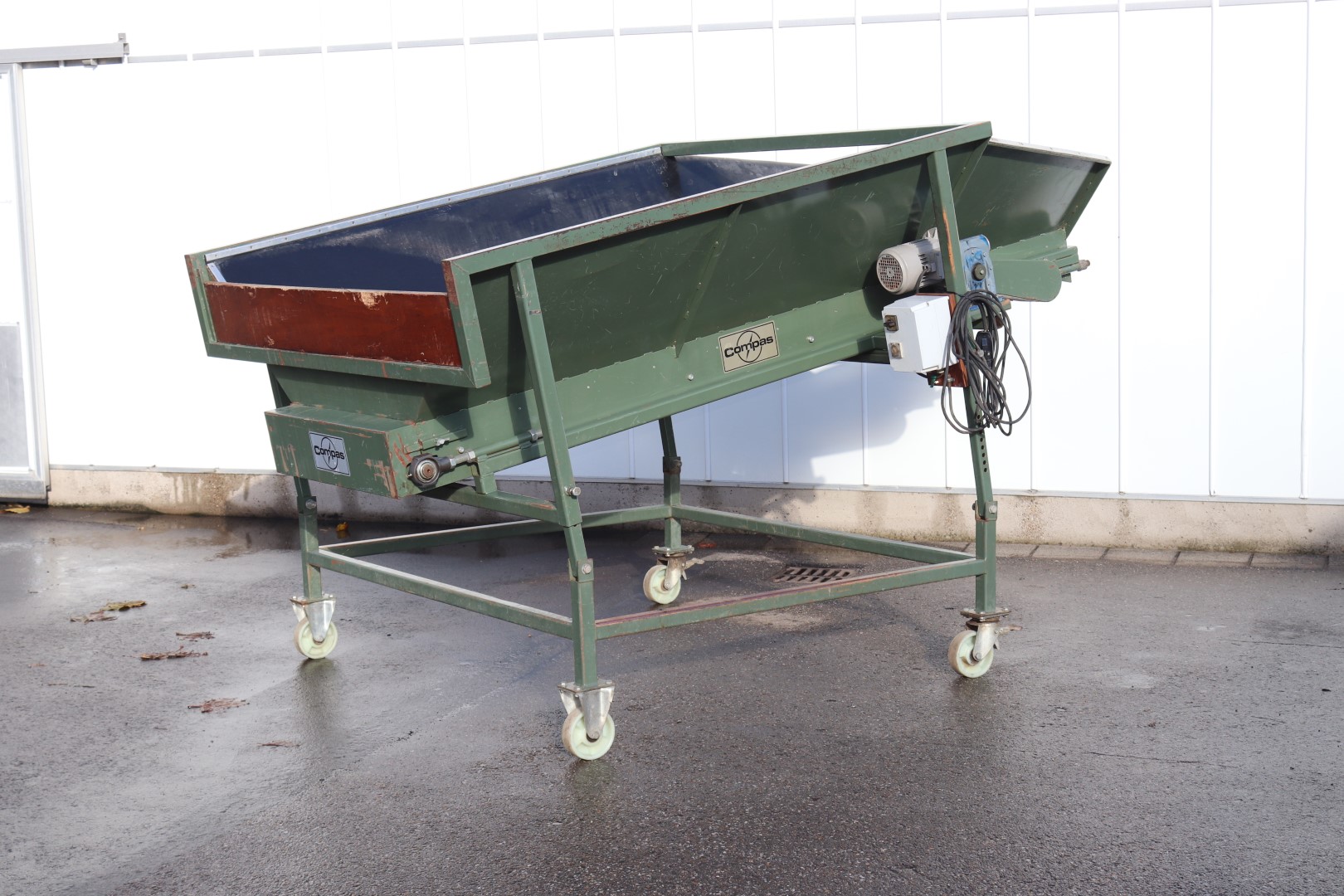 Compas dosing hopper 250 x 80 cm