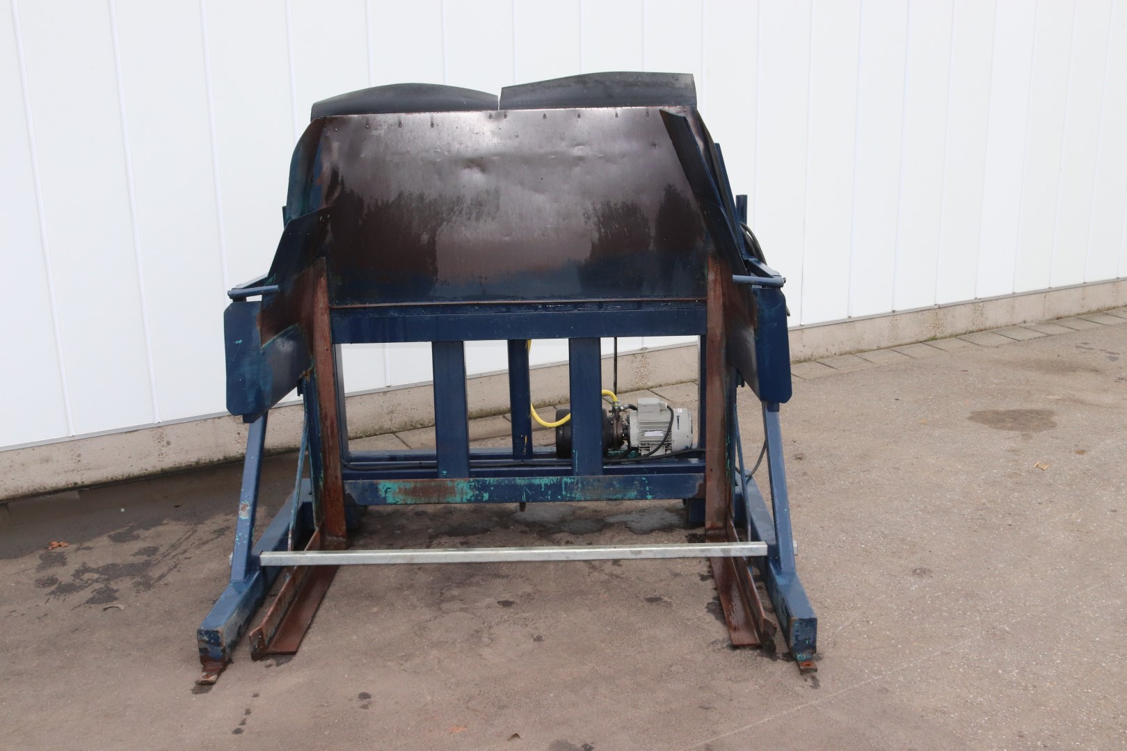AWB box tipper for max 150 cm wide boxes