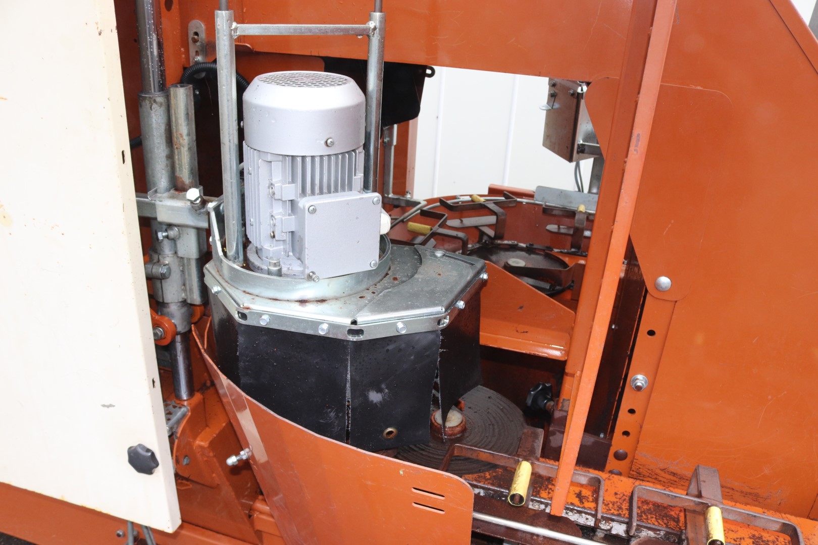 Javo Super Mega potting machine with double pneumatic potdispenser