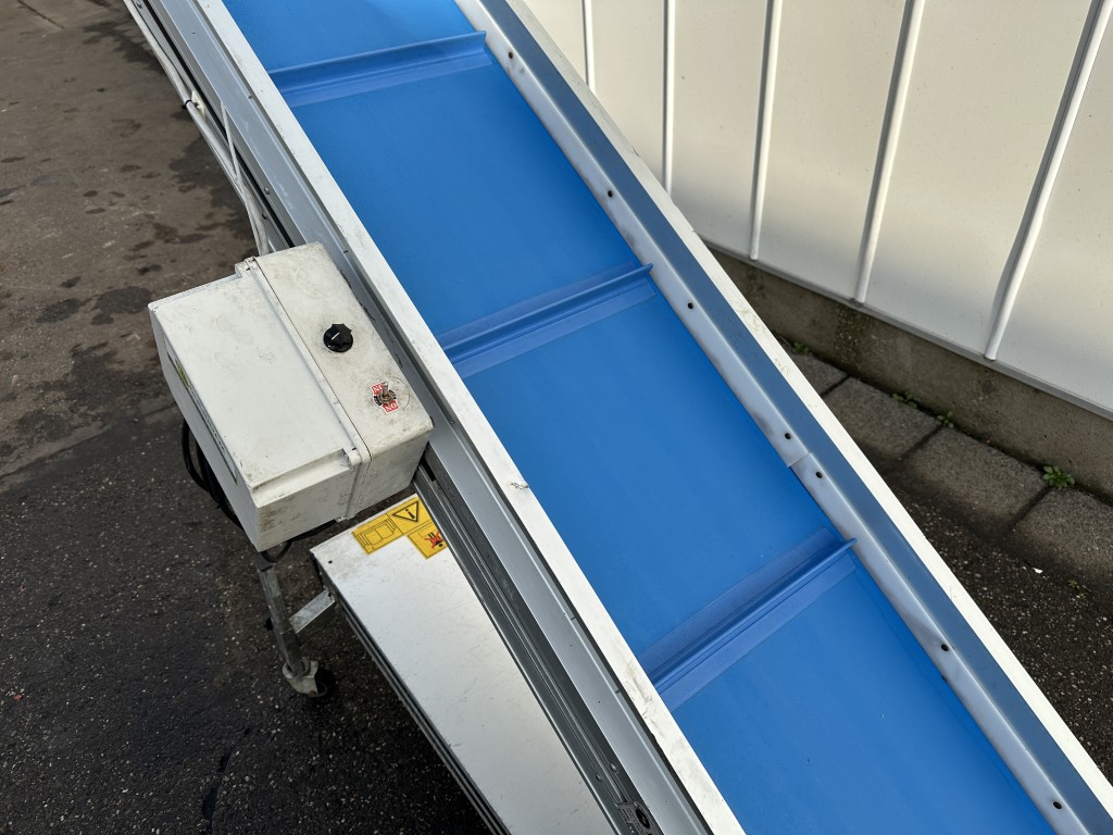 MB Conveyors Элеваторный конвейер 80 по горизонтали и 290 см по наклону