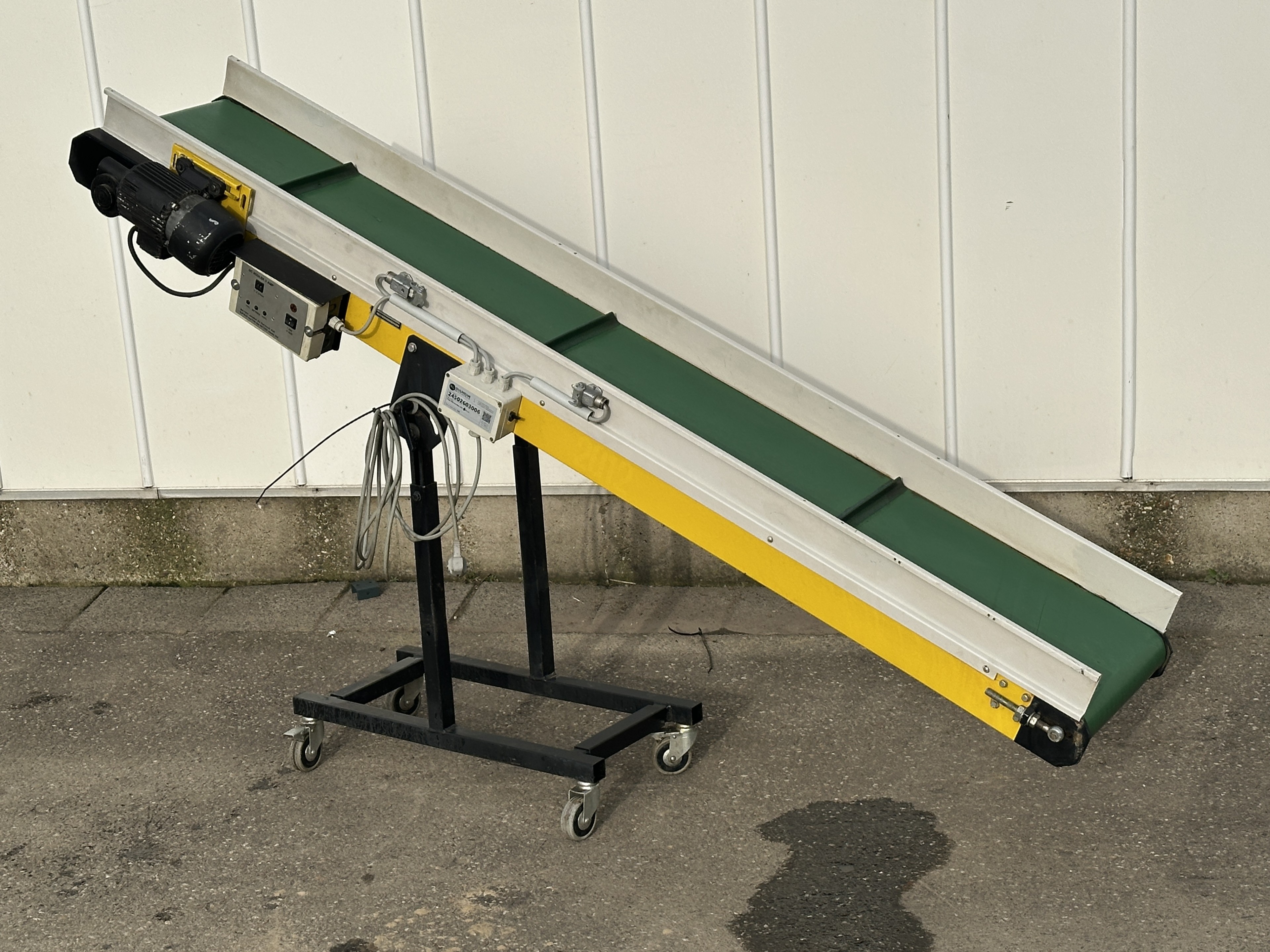 TTW VZB Элеваторный конвейер 205 x 30 см
